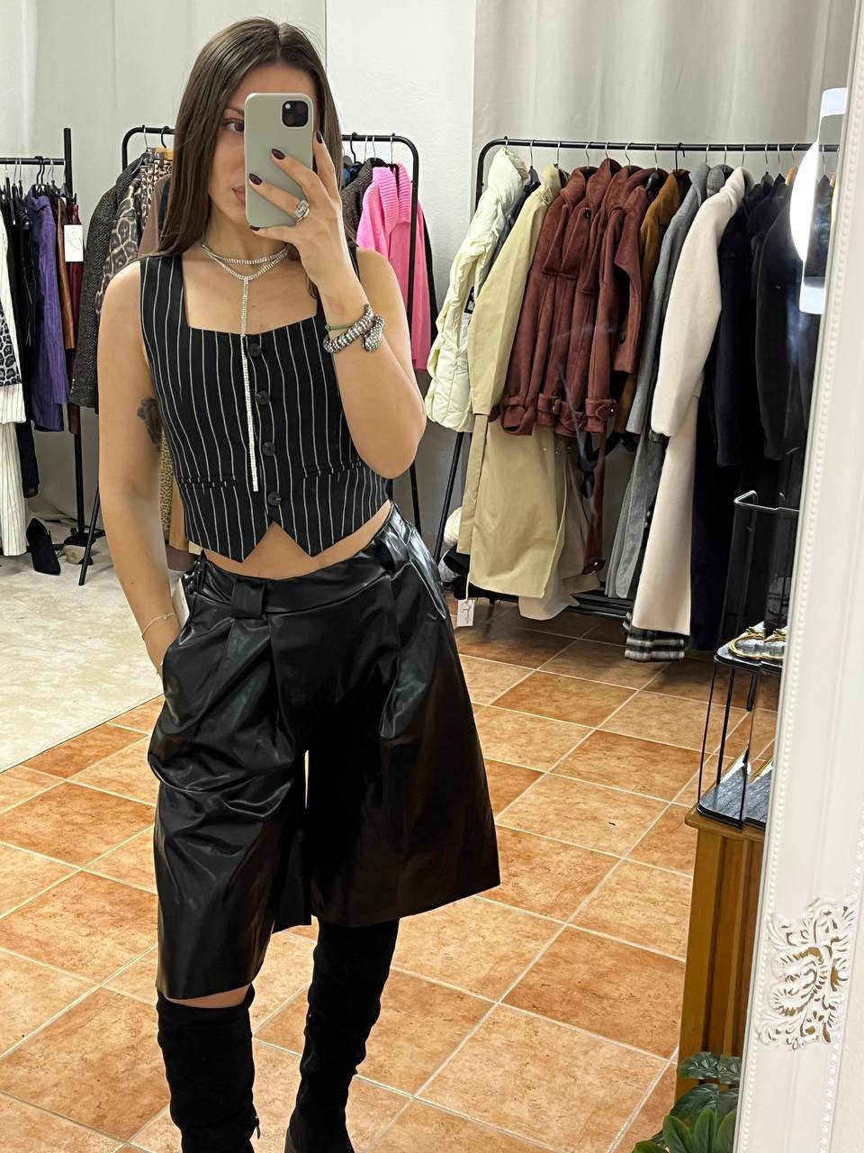 Casual Chic Black Leather Shorts Onesize