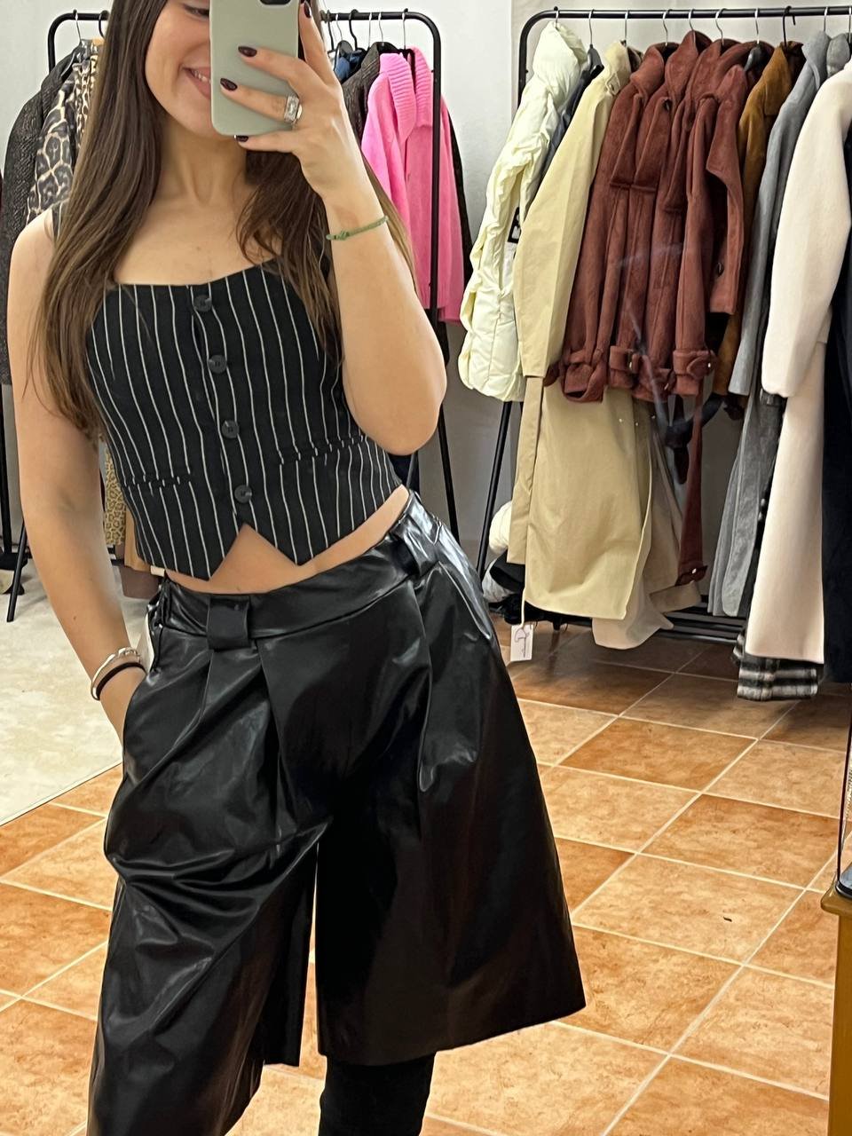 Casual Chic Black Leather Shorts Onesize - Image 2