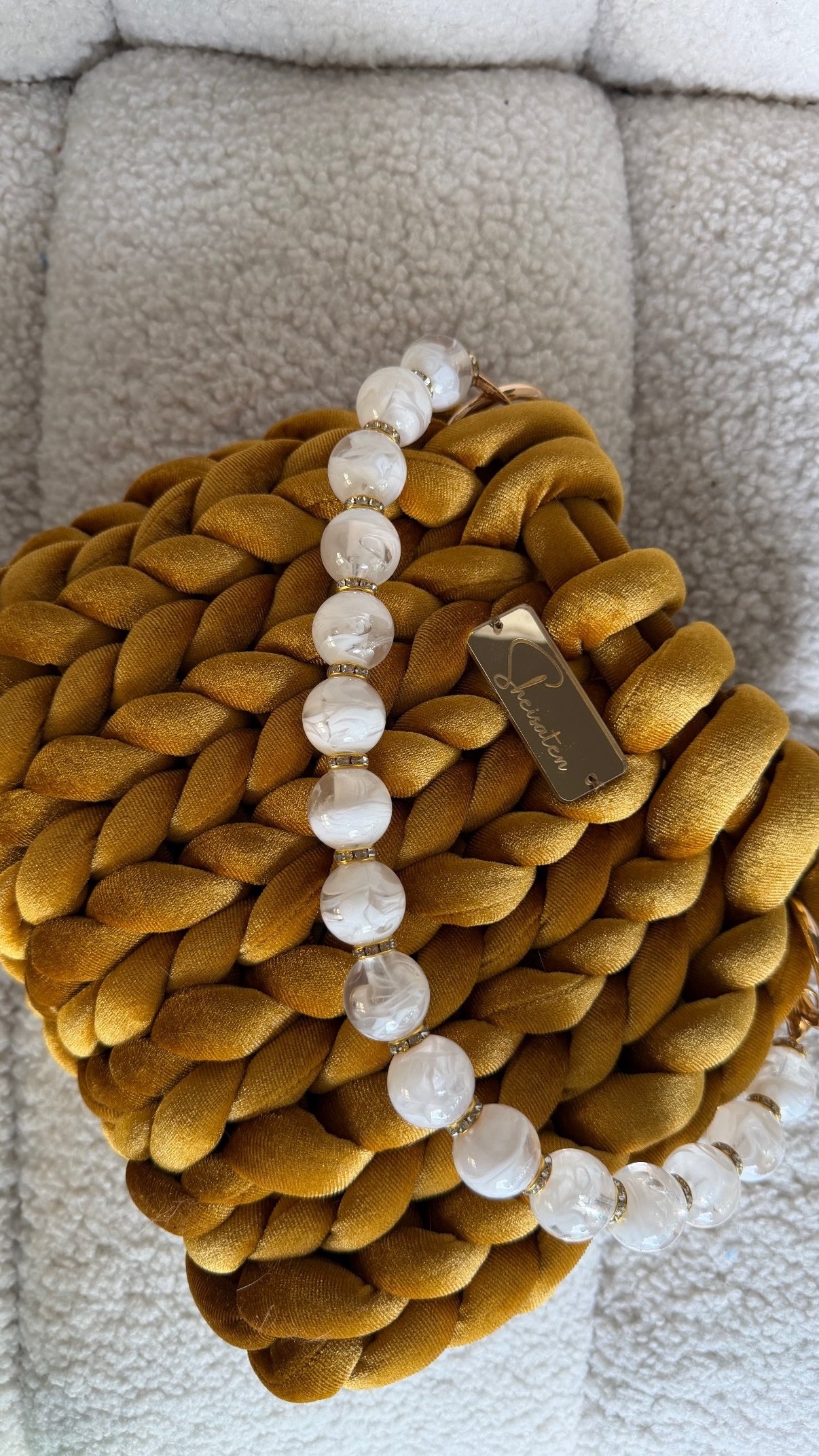 Velvet golden Marshmallow