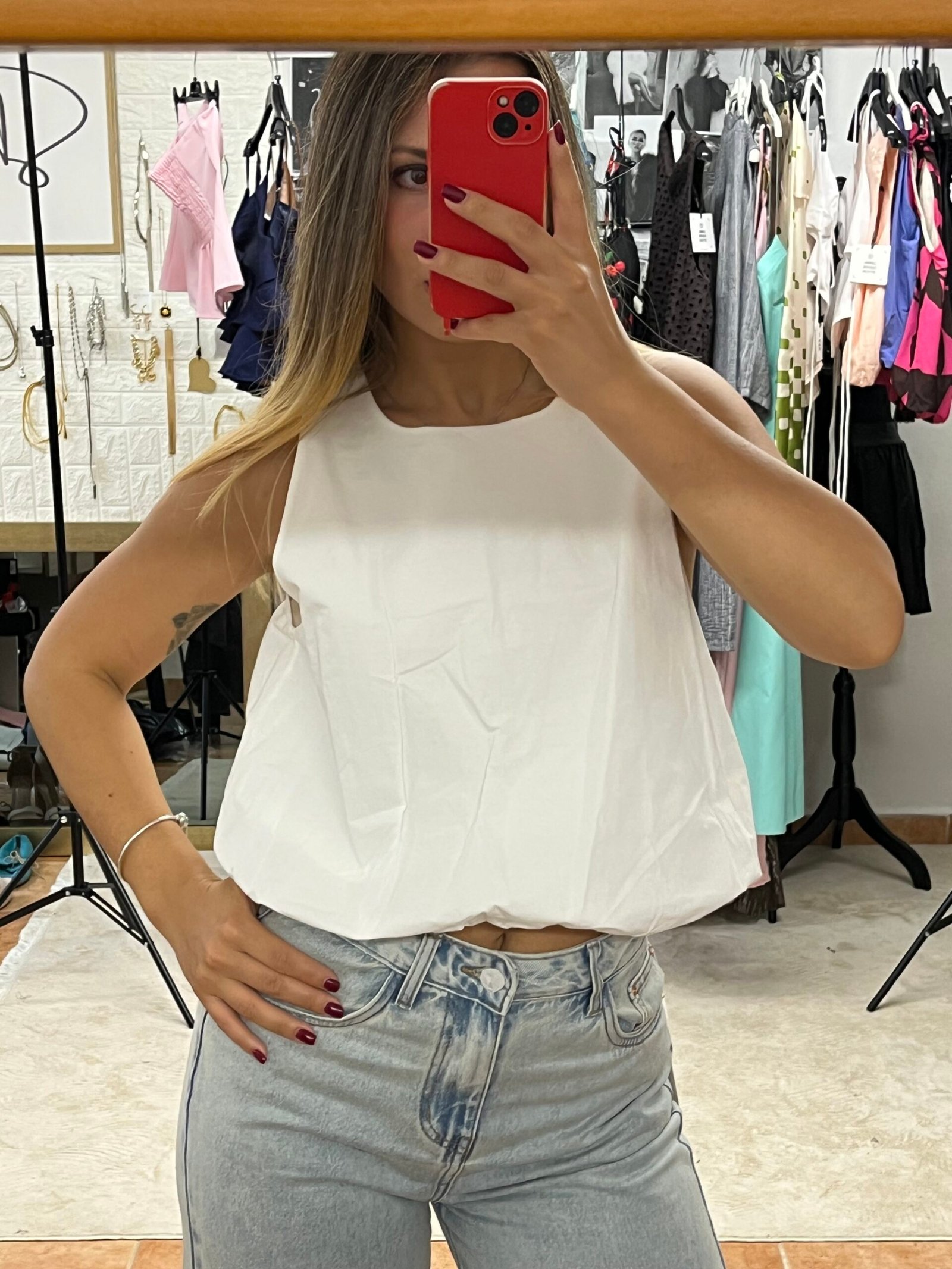 Urban Pure – Λευκό Crop Top με Λάστιχο & Minimal Γραμμή - Image 6