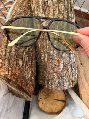 Alternative view of Green Aviator