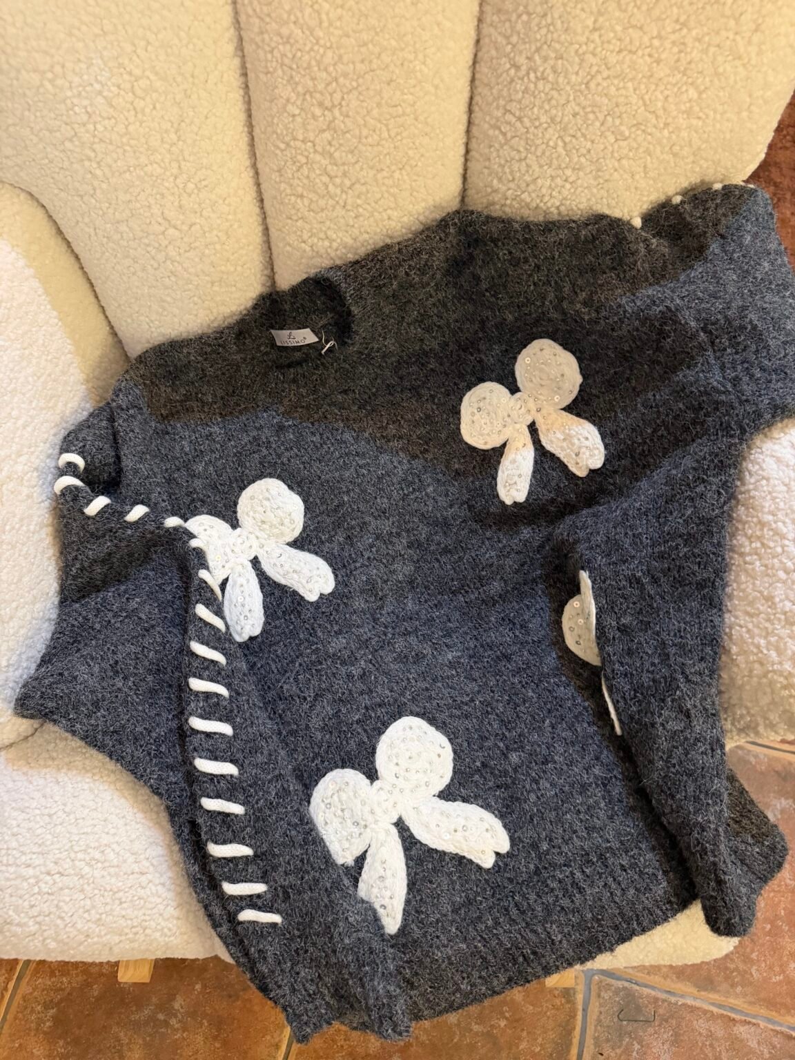 Πλεκτό Πουλόβερ με Φιογκάκια