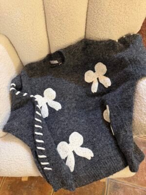 Alternative view of Πλεκτό Πουλόβερ με Φιογκάκια