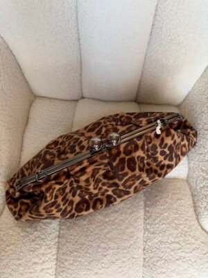 Alternative view of Leopard Pony Skin Print Μεγάλη Clutch Τσάντα