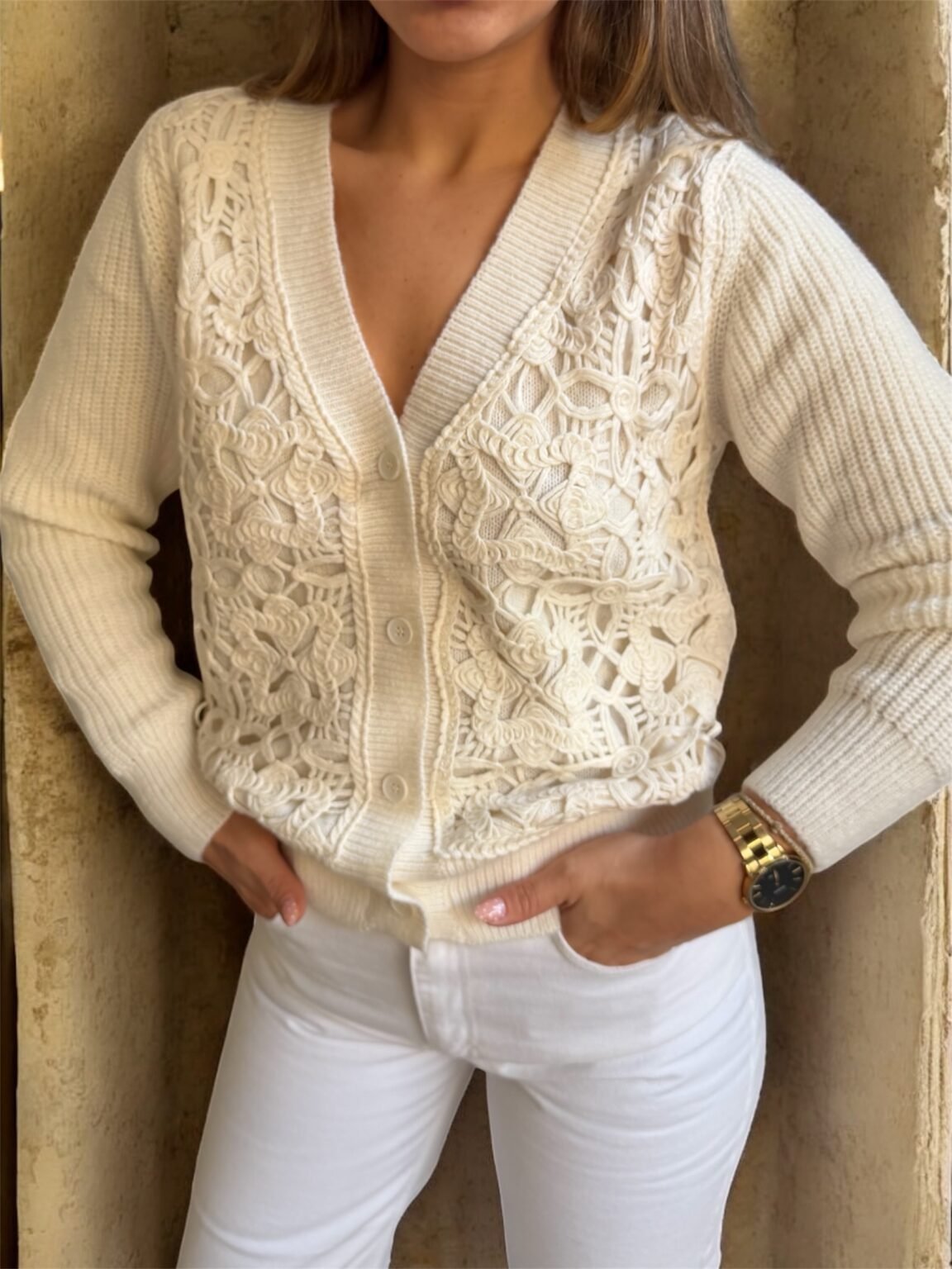 Κρεμ Πλεκτή Ζακέτα με Πλεξη