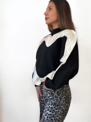 Alternative view of Μαύρο Πουλόβερ με Σατέν Καρδιά Onesize