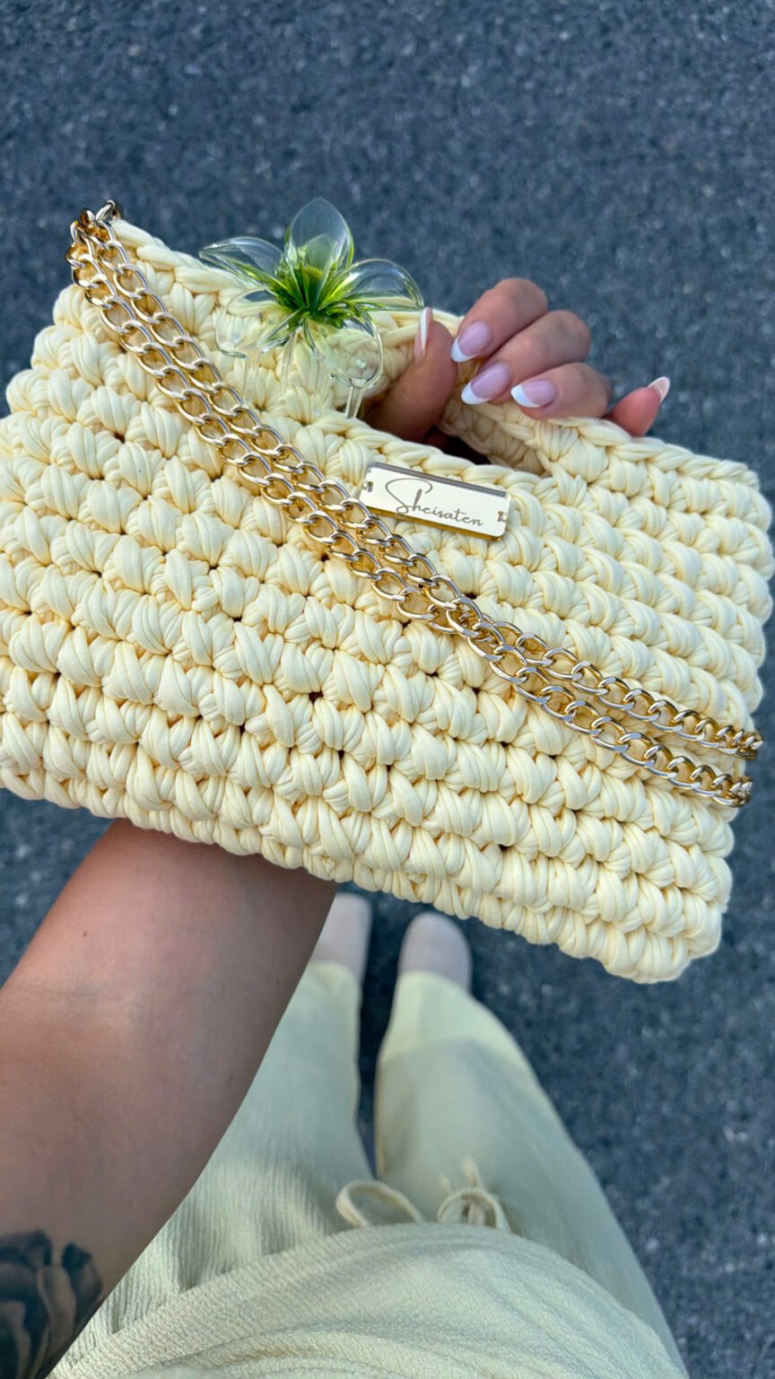Butter  Bubble Clutch