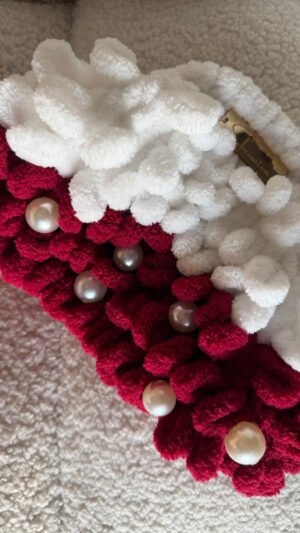 Alternative view of Mini Puffy cherry